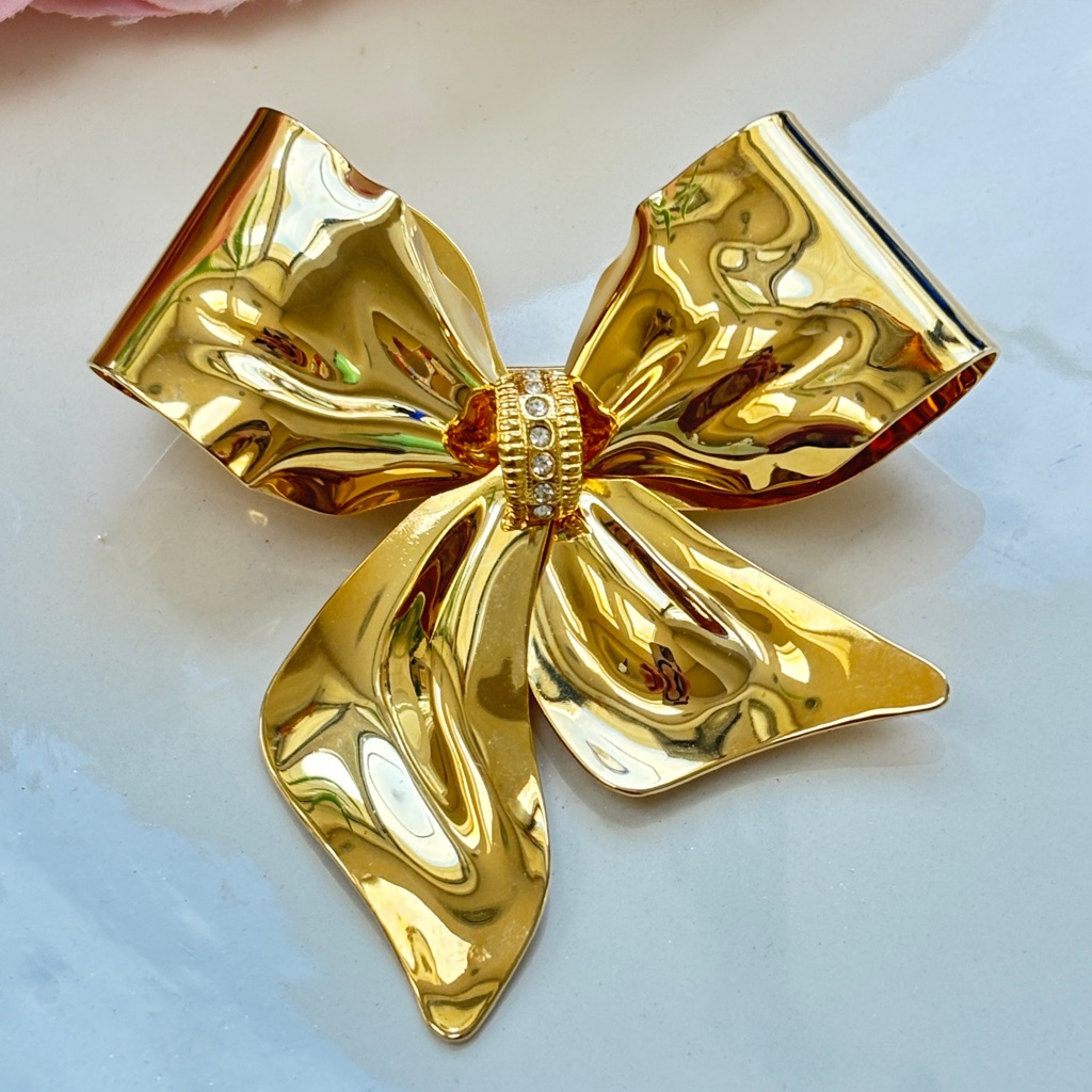 Vintage Gold And Rhinestone Bow Brooch, Gorgeous!